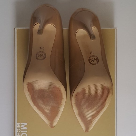 Michael Kors Elisa Pumps - Picture 11 of 11